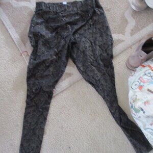 Ruff Hewn Black gold paisley  Patterned Leggings nwot L